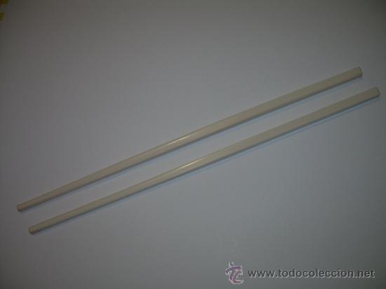Segunda mano: JUEGO DE PALILLOS ORIENTALES DE HUESO. - Foto 1