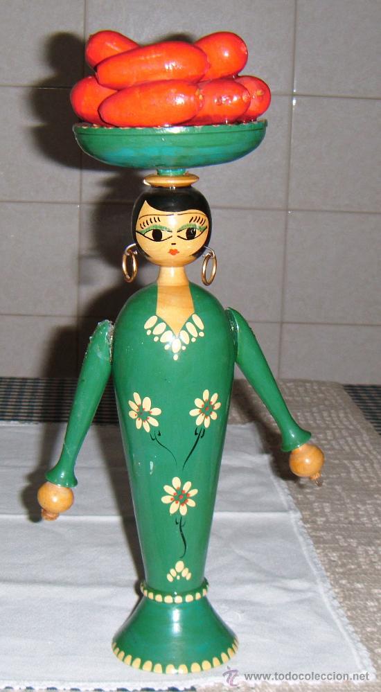 Segunda mano: mu&ntilde;eca cubana de madera a&ntilde;os 50 - Foto 1