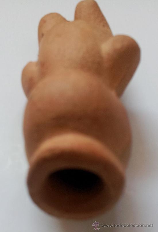 Segunda mano: MU&Ntilde;ECA DE BARRO CON ORIFICIO PARA ORINAR - Foto 3