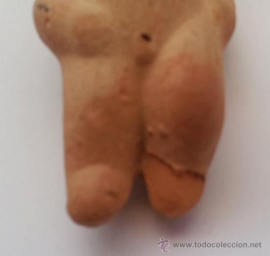 Segunda mano: MU&Ntilde;ECA DE BARRO CON ORIFICIO PARA ORINAR - Foto 4