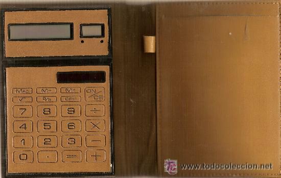 Segunda mano: Calculadora solar gran tama&ntilde;o. En estuche de piel. Funciona. - Foto 1
