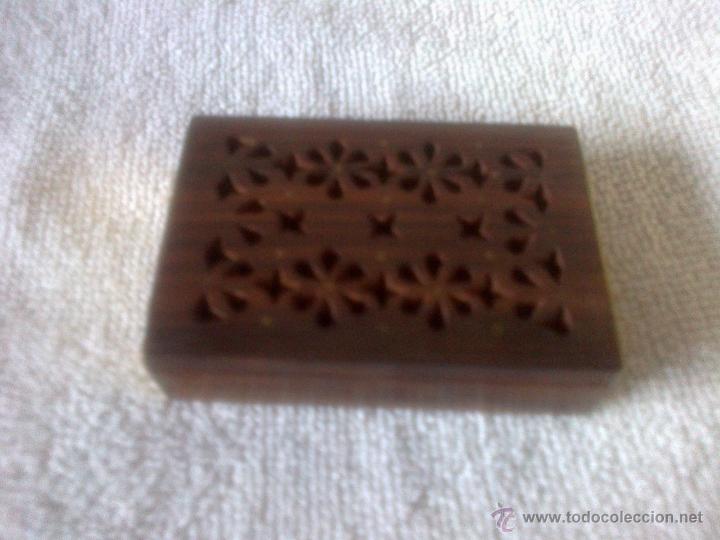 Segunda mano: ANTIGUA CAJA DE MADERA HECHA A MANO, MIDE 2X5X7 CMS - Foto 1