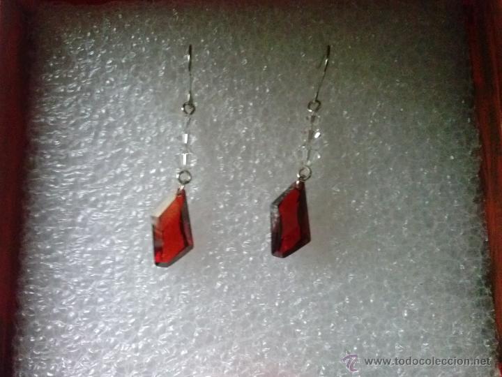 Segunda mano: Pendientes en metal con cristal swarovsky. A&ntilde;o 1994 - Foto 1