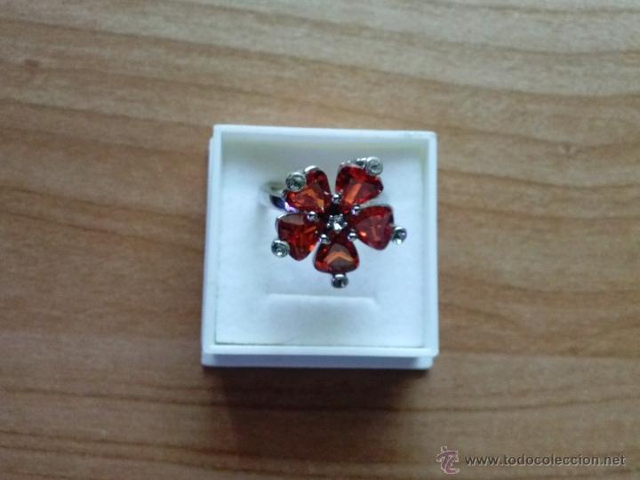 Segunda mano: Anillo en metal con cristal swarovsky. A&ntilde;o 1994. - Foto 1