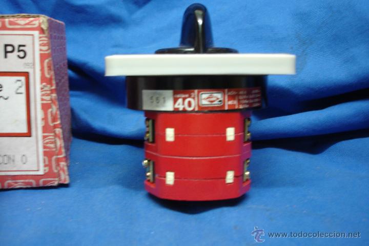 Segunda mano: INTERRUPTOR/ CONMUTADOR BIPOLAR 40 A 600V MARCA GAVE REF. P561 SERIE P-5 - Foto 3