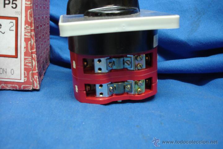 Segunda mano: INTERRUPTOR/ CONMUTADOR BIPOLAR 40 A 600V MARCA GAVE REF. P561 SERIE P-5 - Foto 4