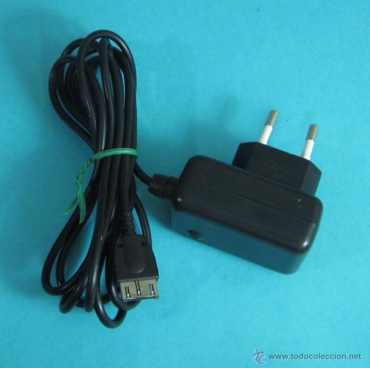 Segunda mano: CARGADOR TEL&Eacute;FONO M&Oacute;VIL MODELO 17M1C0130 - Foto 2