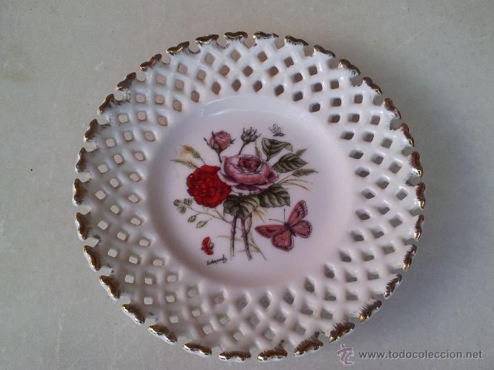 Segunda mano: Bonito plato en porcelana perforado - Foto 2
