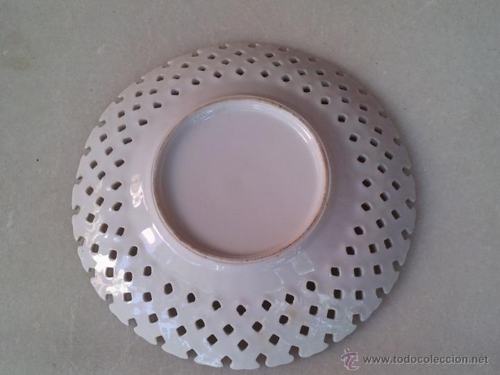 Segunda mano: Bonito plato en porcelana perforado - Foto 6