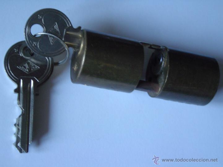 Segunda mano: BOMBILLO CERRADURA - Foto 1