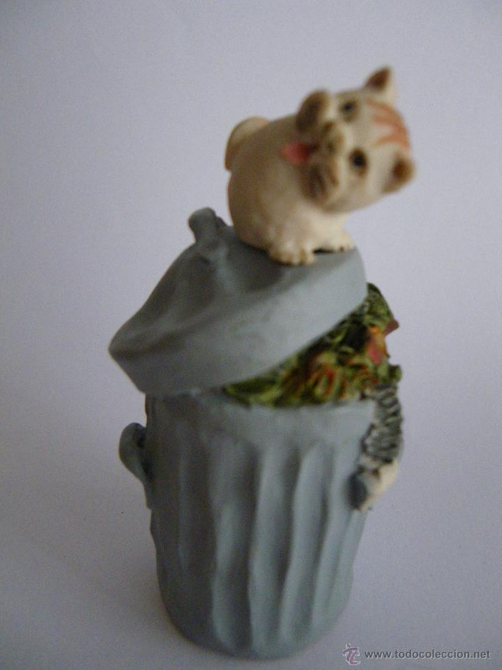Segunda mano: GATO SOBRE EL CUBO, DE PETER FAGAN-1987, 7 CMS. - Foto 1