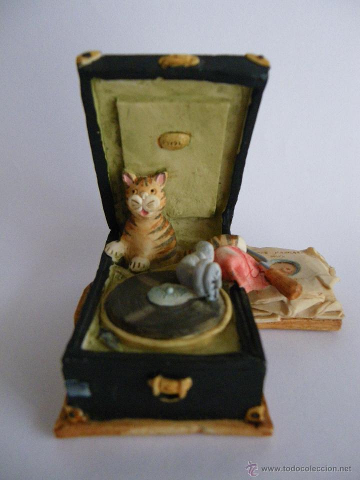 Segunda mano: GATO SOBRE EL GRAM&Oacute;FONO, DE PETER FAGAN-1987 - Foto 1