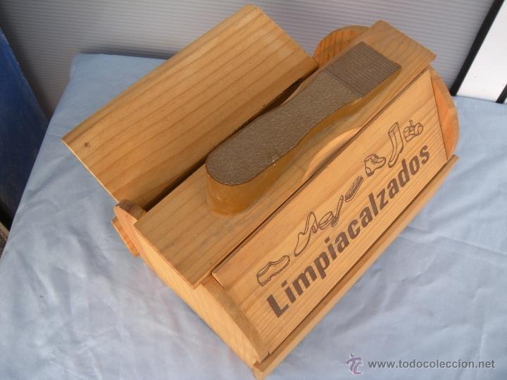 Segunda mano: CAJA MALETA LIMPIACALZADOS - Foto 2