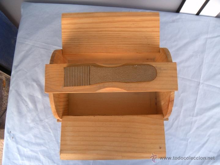 Segunda mano: CAJA MALETA LIMPIACALZADOS - Foto 3