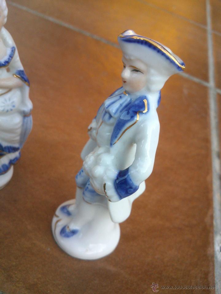Segunda mano: PAREJA DE DECORATIVAS FIGURAS DE EPOCA. - Foto 3