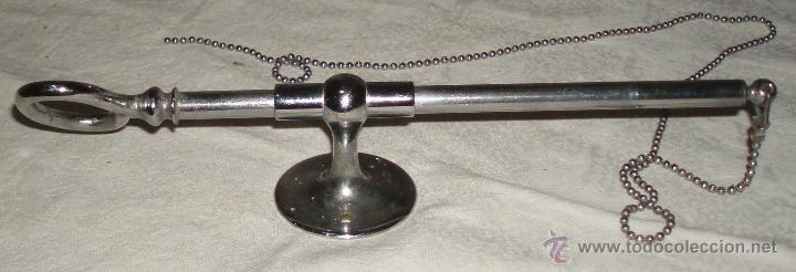 Segunda mano: tirador de metal con forma de llave - Foto 1
