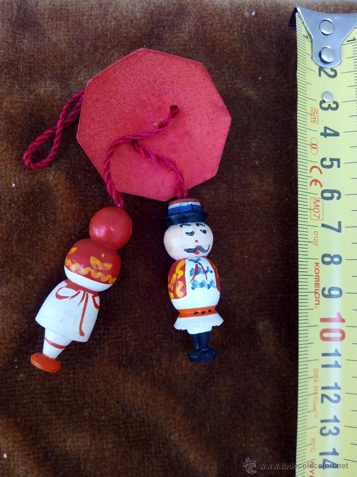 Segunda mano: 2 mu&ntilde;ecos de madera recuerdo de Zagreb - Foto 2