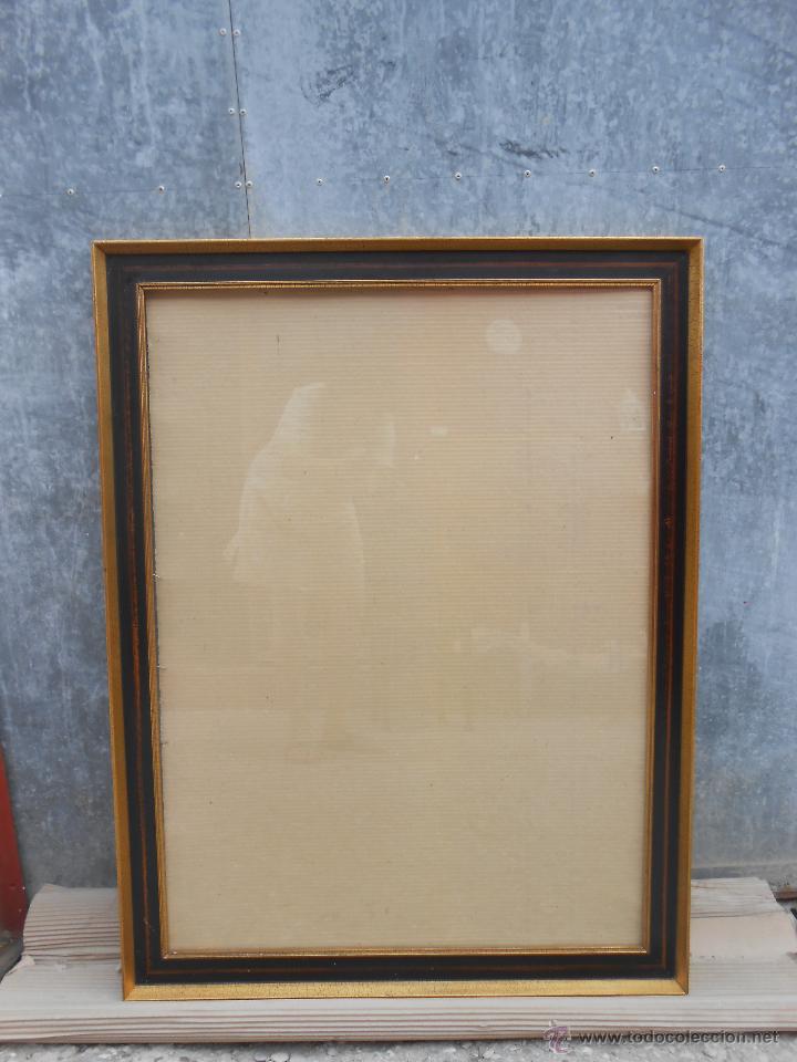 Segunda mano: GRAN MARCO DE MADERA DORADO CON CRISTAL. - Foto 5