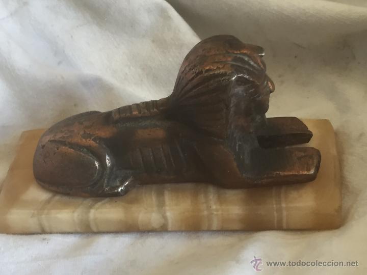 Segunda mano: FIGURA EGIPCIA SOBRE MARMOL DE BRONCE - Foto 1
