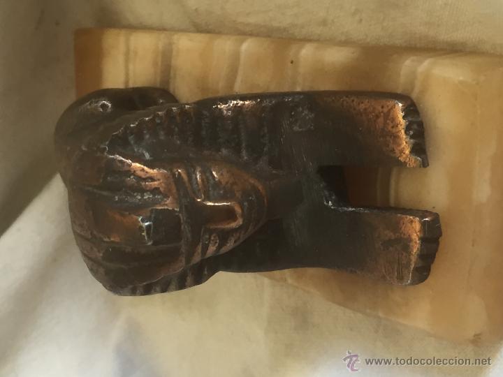 Segunda mano: FIGURA EGIPCIA SOBRE MARMOL DE BRONCE - Foto 2