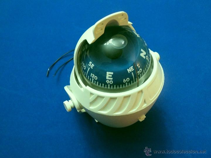 Segunda mano: BRUJULA O COMPAS. RETROILUMINADA 12 V. (INCLUYE SOPORTE DE ANCLAJE). - Foto 1