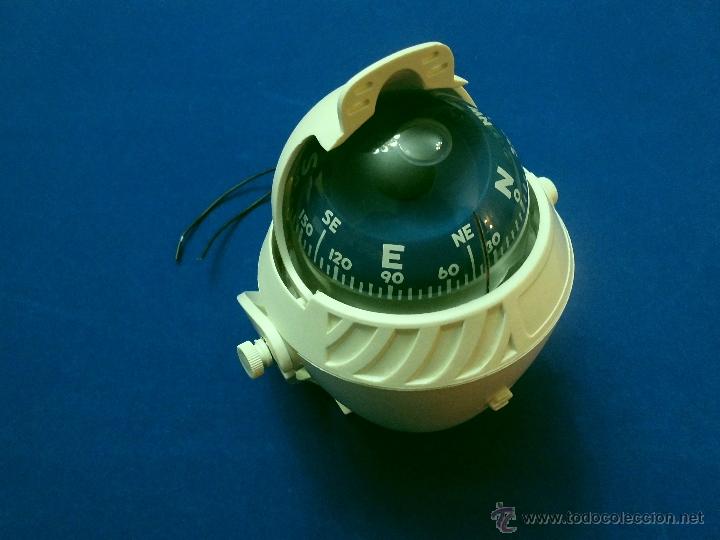 Segunda mano: BRUJULA O COMPAS. RETROILUMINADA 12 V. (INCLUYE SOPORTE DE ANCLAJE). - Foto 2