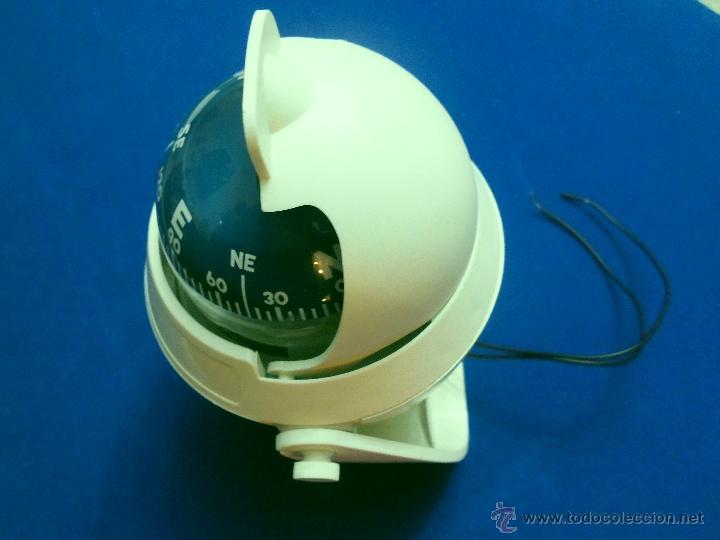 Segunda mano: BRUJULA O COMPAS. RETROILUMINADA 12 V. (INCLUYE SOPORTE DE ANCLAJE). - Foto 4