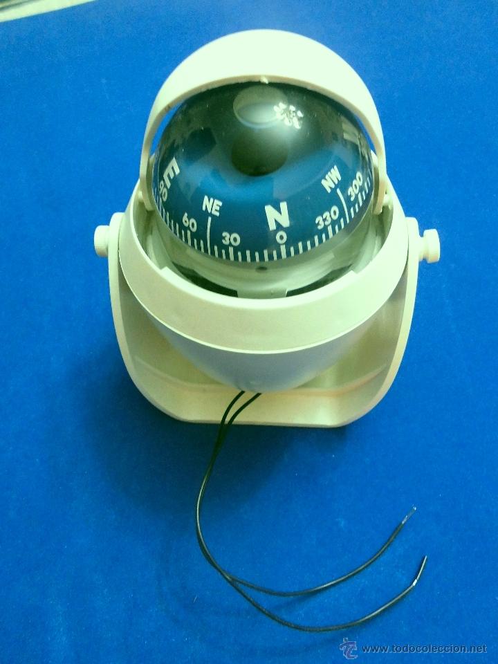 Segunda mano: BRUJULA O COMPAS. RETROILUMINADA 12 V. (INCLUYE SOPORTE DE ANCLAJE). - Foto 6