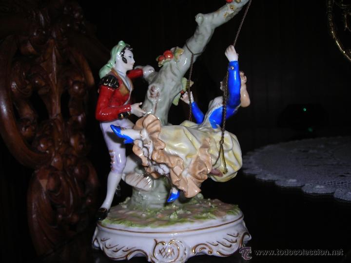 Segunda mano: Conjunto de porcelana, escena goyesca. - Foto 2