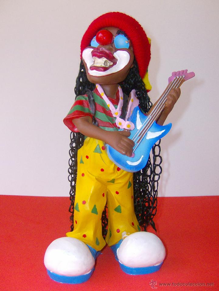 Segunda mano: FIGURA NEGRO GUITARRA REGGAE 30 CM - Foto 1