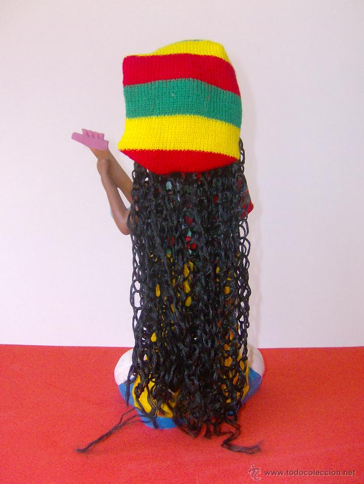 Segunda mano: FIGURA NEGRO GUITARRA REGGAE 30 CM - Foto 3