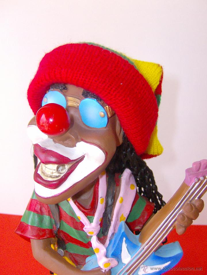 Segunda mano: FIGURA NEGRO GUITARRA REGGAE 30 CM - Foto 5