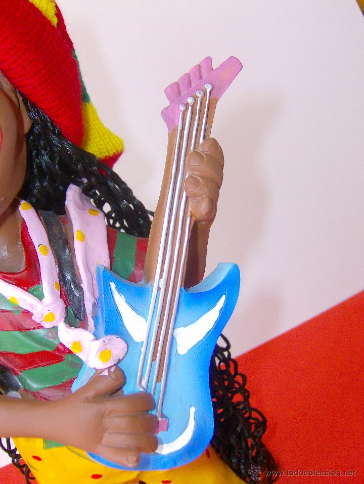 Segunda mano: FIGURA NEGRO GUITARRA REGGAE 30 CM - Foto 8