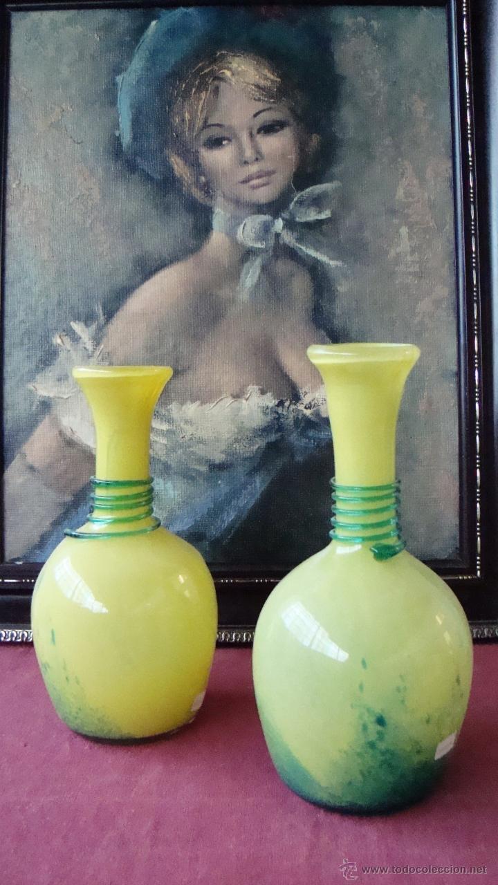 Segunda mano: Dos jarrones artesanos de cristal - Foto 1