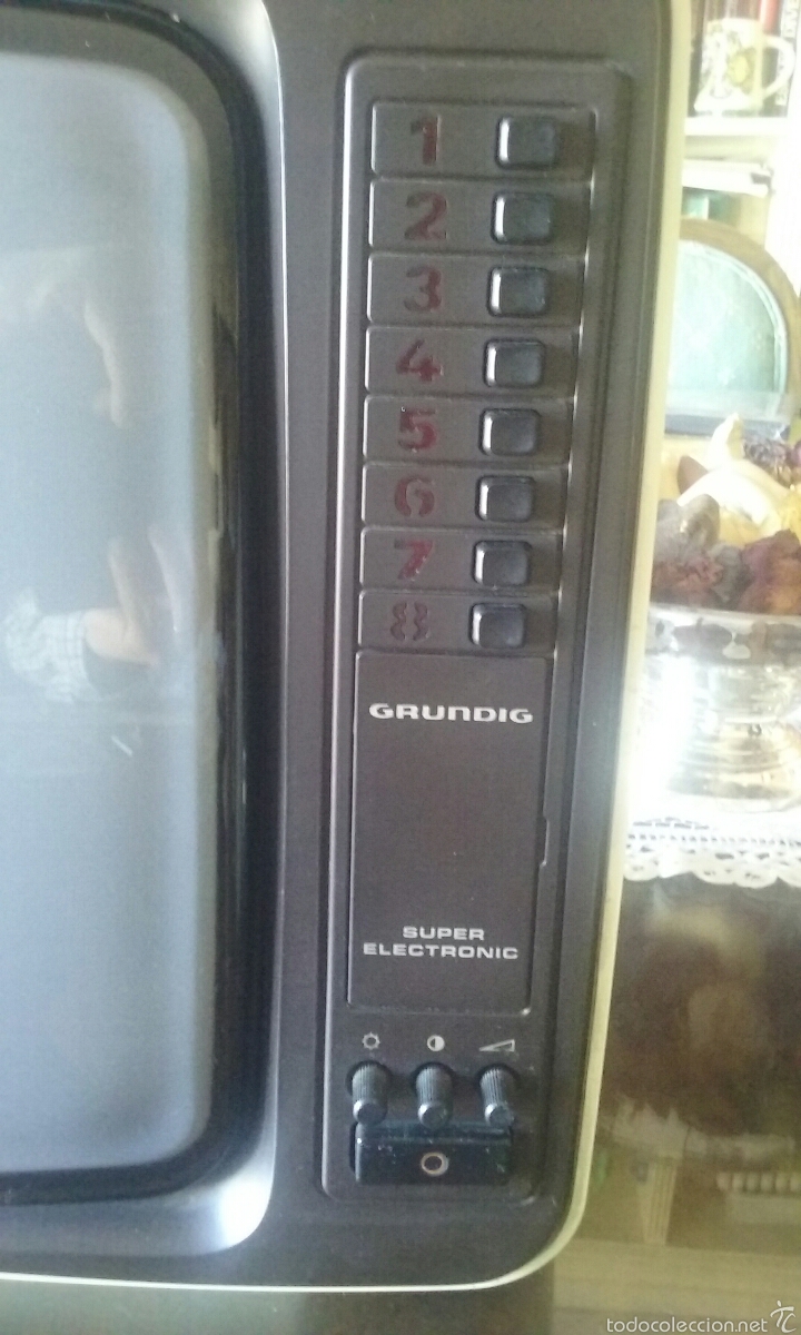 Segunda mano: Televisor Grundig Triumph 1721 Blanco y Negro FUNCIONA - Foto 3