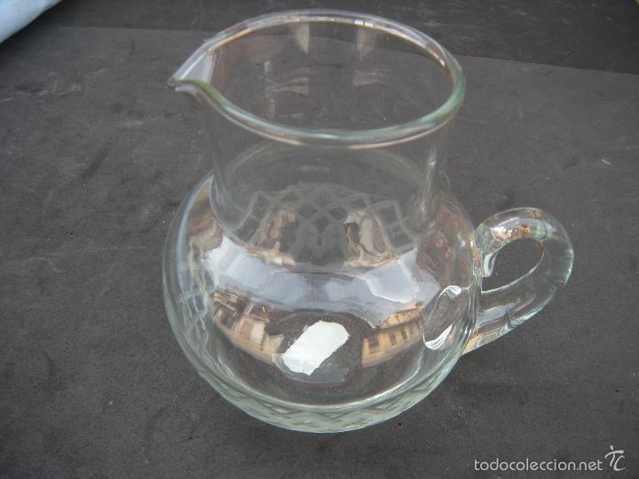 Segunda mano: PEQUE&Ntilde;A JARRA DE CRISTAL TALLADO. - Foto 1