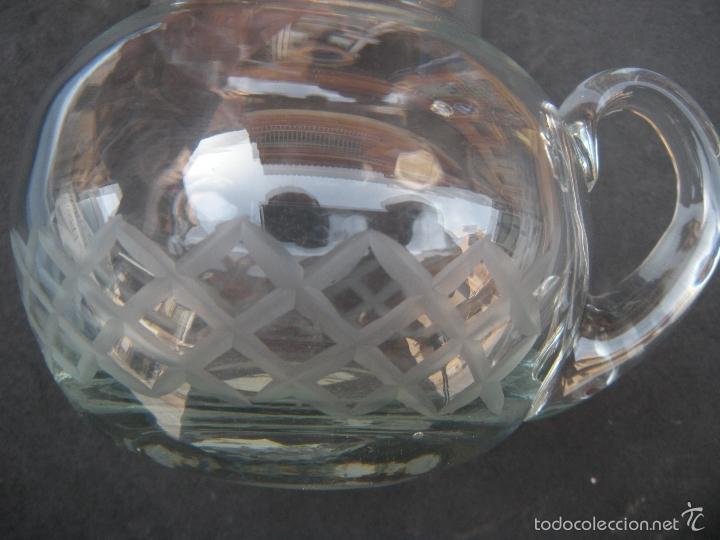 Segunda mano: PEQUE&Ntilde;A JARRA DE CRISTAL TALLADO. - Foto 2