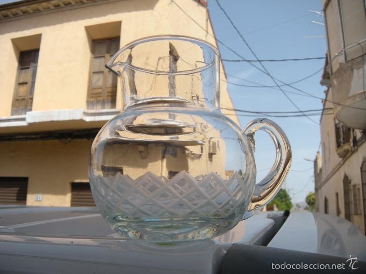 Segunda mano: PEQUE&Ntilde;A JARRA DE CRISTAL TALLADO. - Foto 3