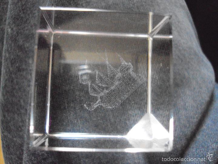 Segunda mano: cubo de metacrilato con barco encapsulado dentro - Foto 1
