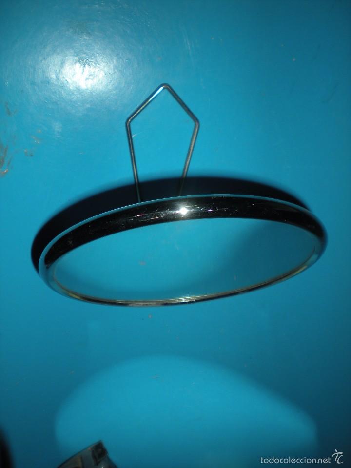 Segunda mano: ESPEJO CIRCULAR CON PIE ABATIBLE DIAMETRO 15cm - Foto 2