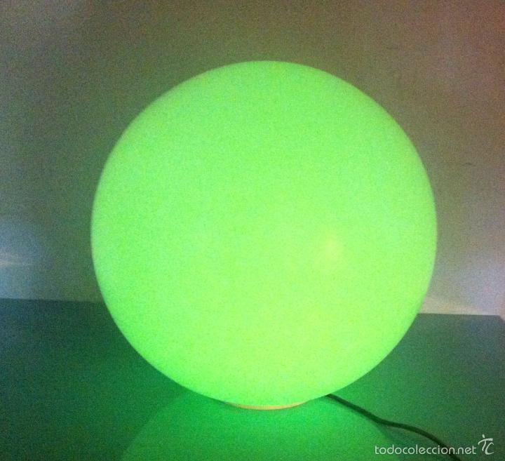 Segunda mano: Gran L&aacute;mpara Globo de Pl&aacute;stico, Exterior e Interior - Foto 3
