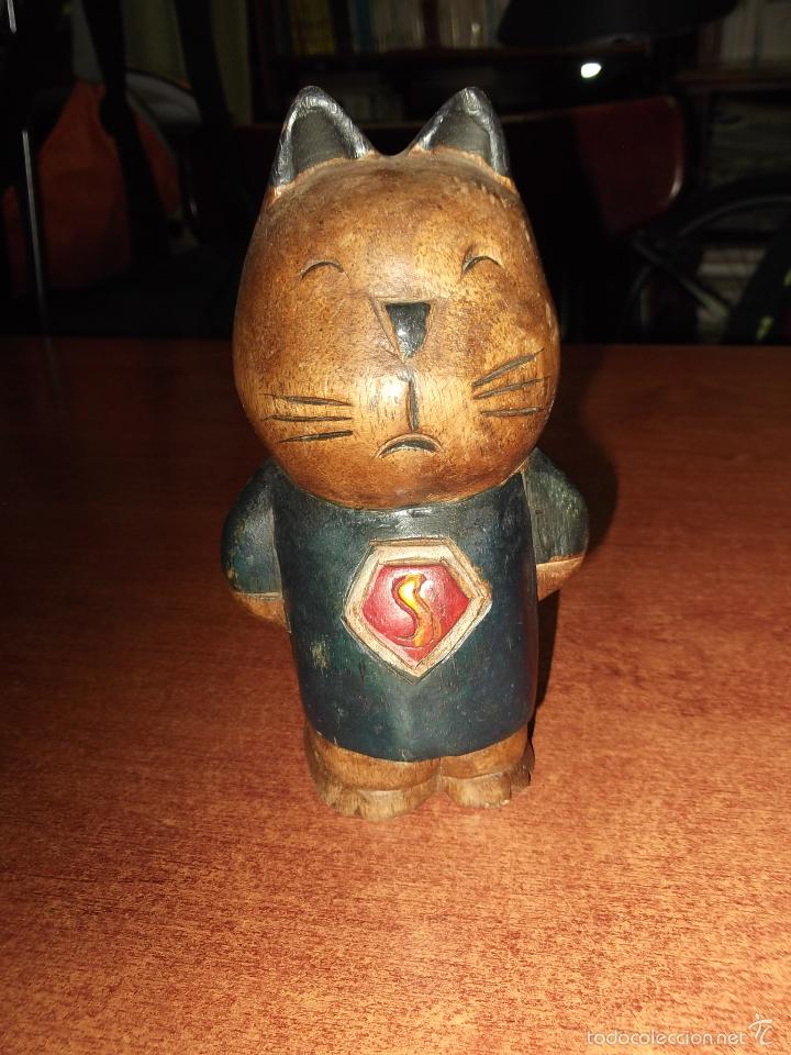 Segunda mano: SIMP&Aacute;TICO GATO SUPERMAN EN MADERA - Foto 1