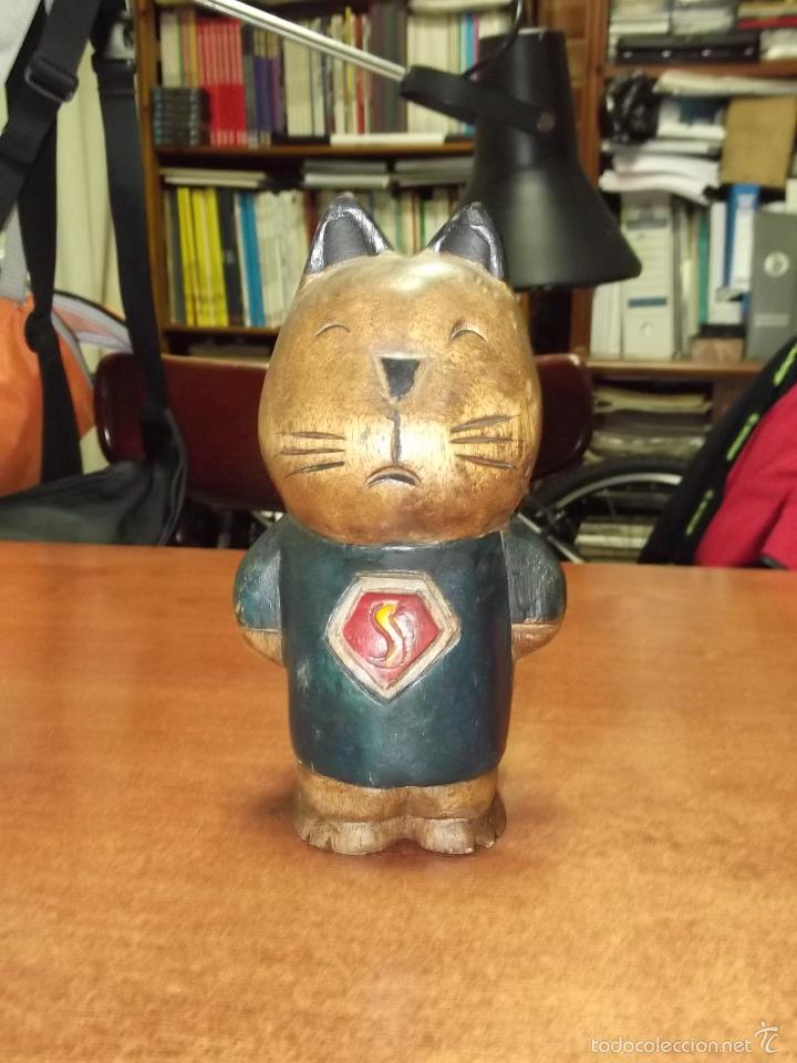 Segunda mano: SIMP&Aacute;TICO GATO SUPERMAN EN MADERA - Foto 3