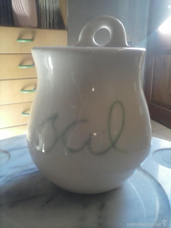 Segunda mano: SALERO PORCELANA LA BISBAL . - Foto 1