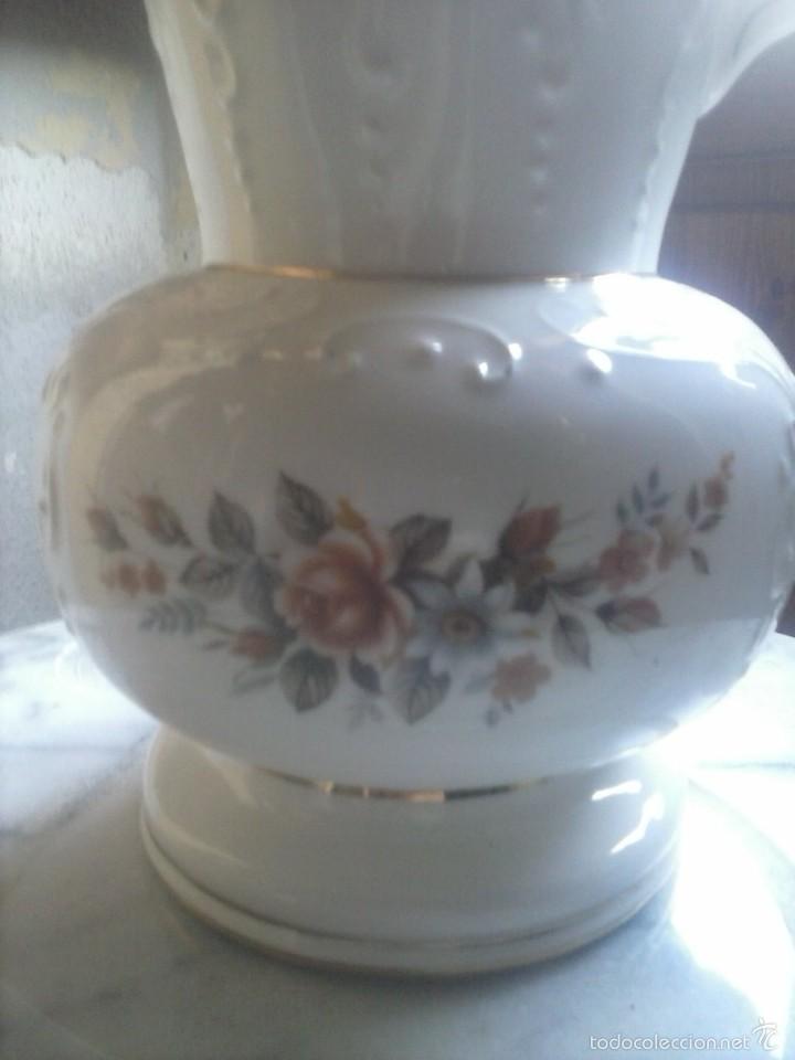 Segunda mano: JARRON DE PORCELANA . - Foto 2