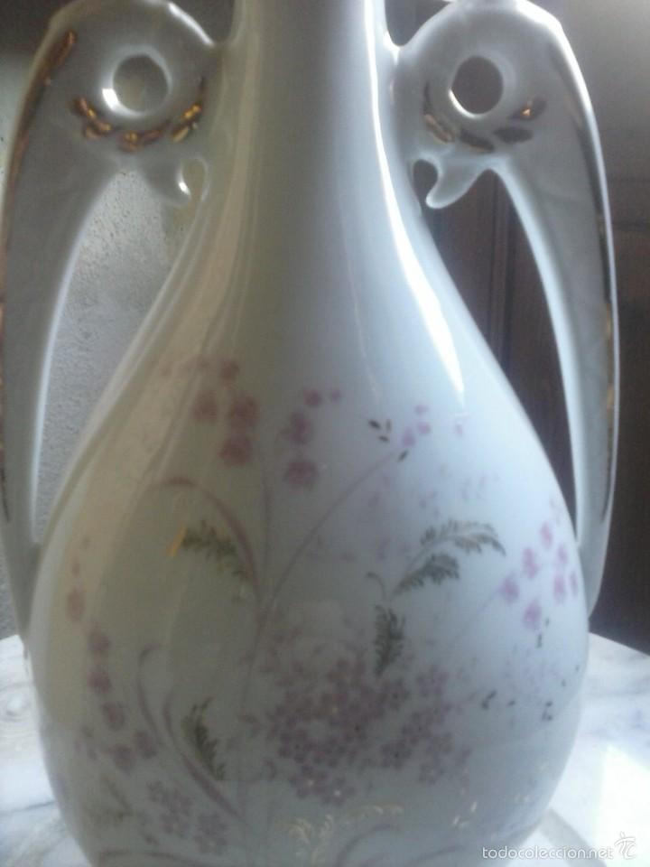 Segunda mano: JARRON DE PORCELANA . - Foto 2