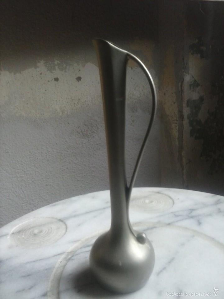 Segunda mano: FLORERO DE METAL . - Foto 1