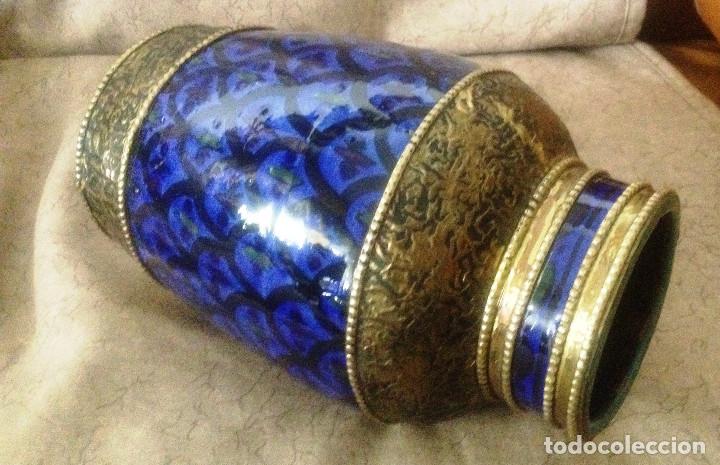 Segunda Mano: Jarrón artesania cerámica vidriada con metal dorado labrado- Marroquí - - Foto 2 - 61619364