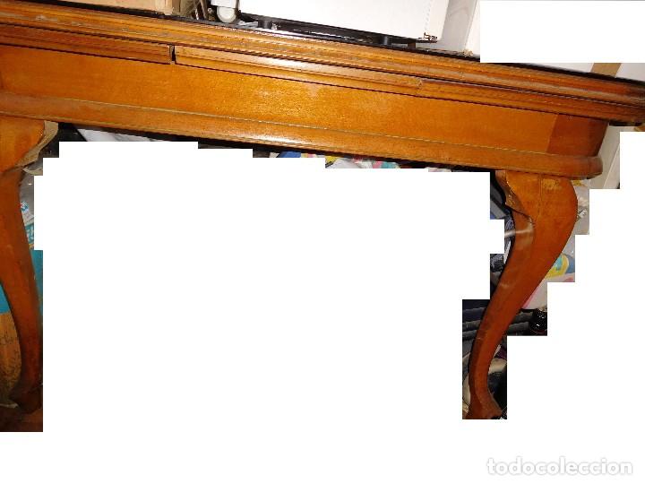 Segunda mano: MESA COMEDOR  EBANISTERIA A&Ntilde;OS 60 - Foto 3