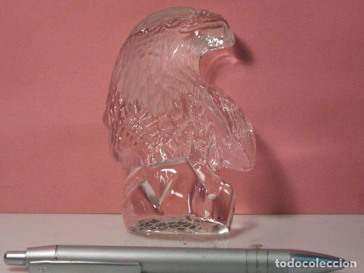 Segunda mano: AGUILA OBSERVANDO DE CRISTAL *** FIGURA DECORATIVA *** - Foto 2
